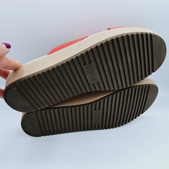 Vionic Hayden Cherry Platform Slide Comfort Sandals - Picture 12 of 12